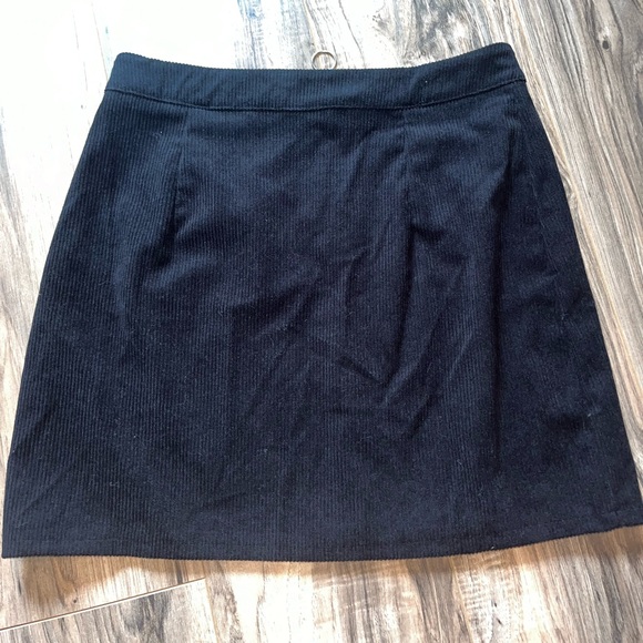 SHEIN Black Mini Skirt - Picture 4 of 5